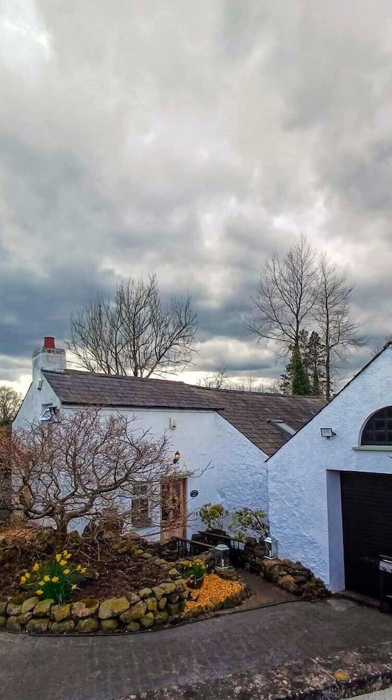 Riverside Cottage at Logwood Mill