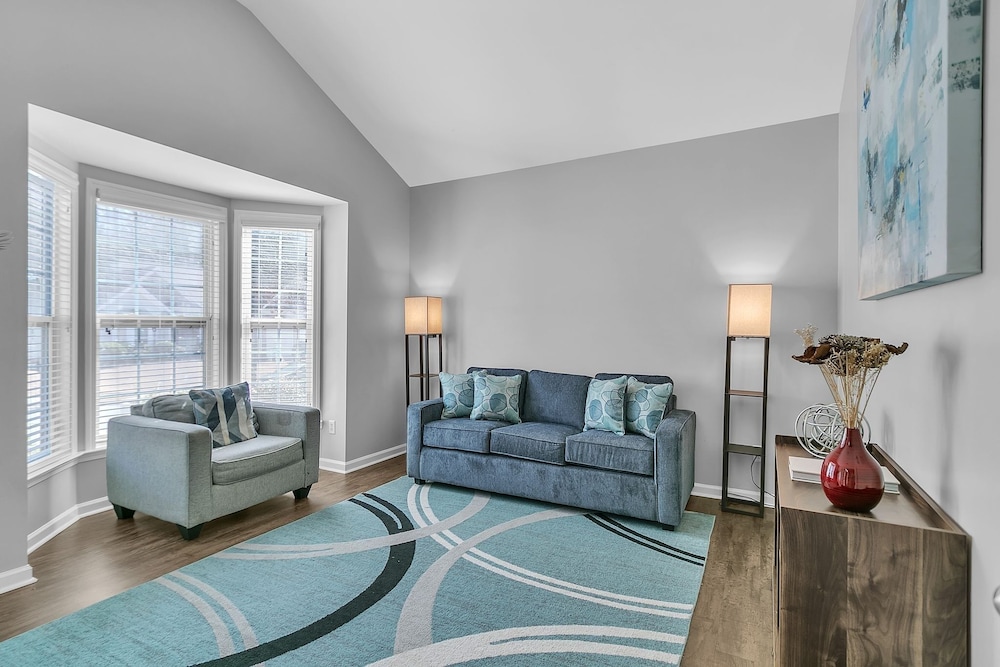 Spacious Family Retreat in Atlanta - Sleeps 10