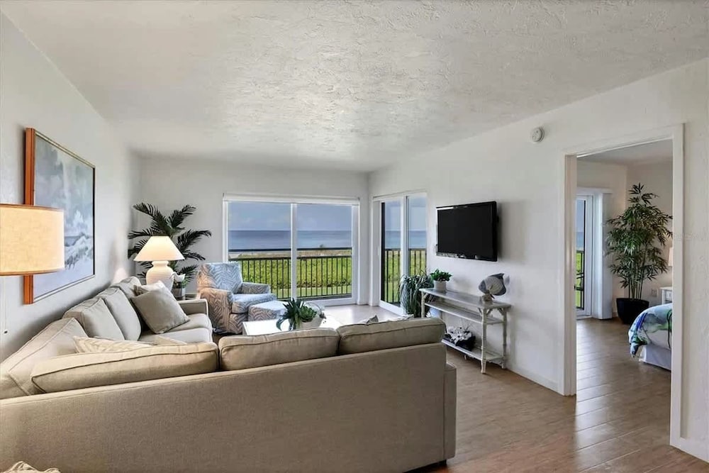 Luxury Beachfront Retreat in Longboat Key
