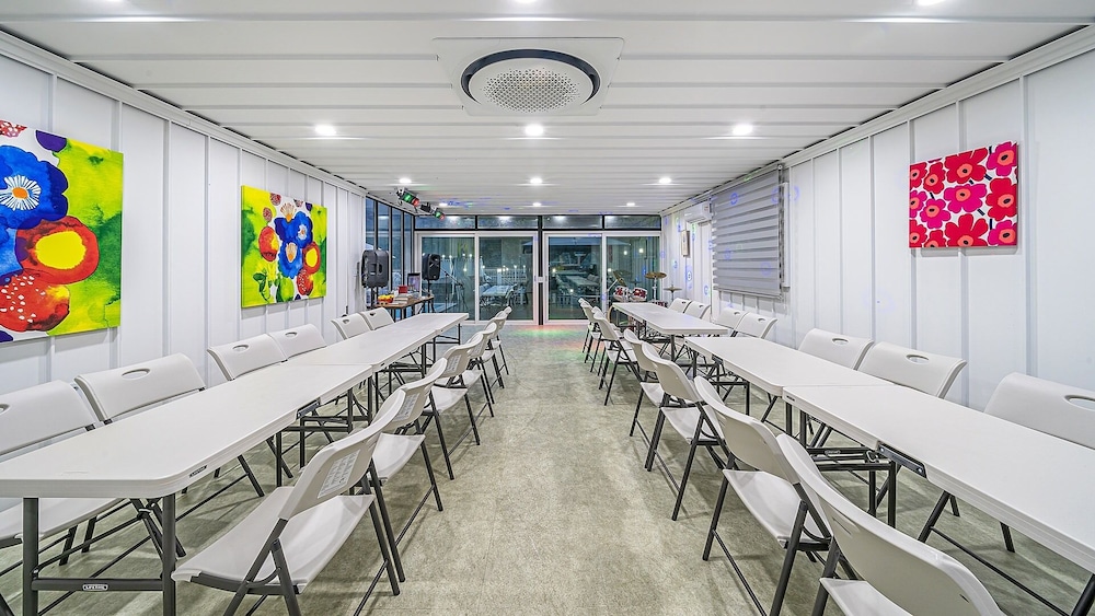 meeting & event spaces