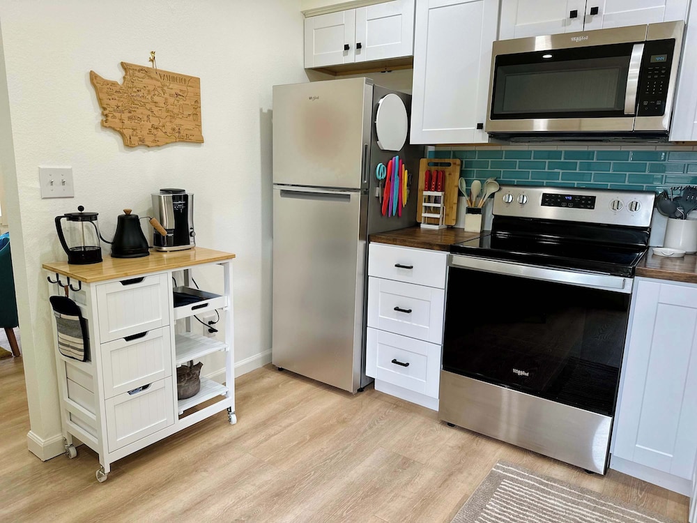 Charming 2BR in Columbia Walkable Pet-friendly