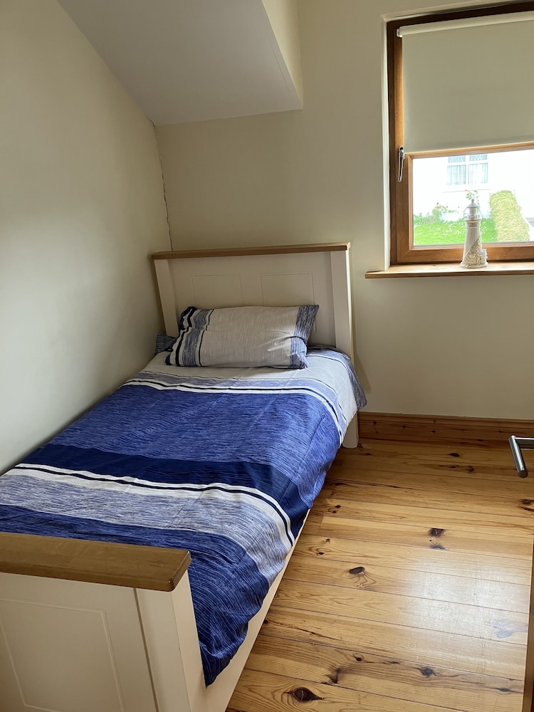 3-bed House Sleeps 6 With Patio view 2