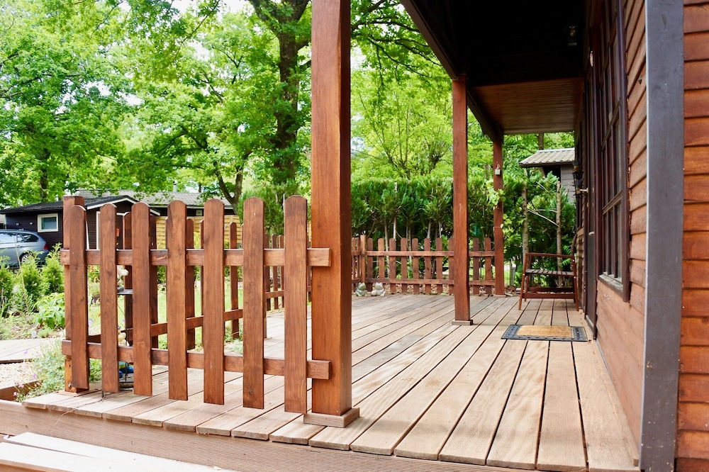 Charming Holiday Chalet Located in a Private Estate With Fenced Garden view 4