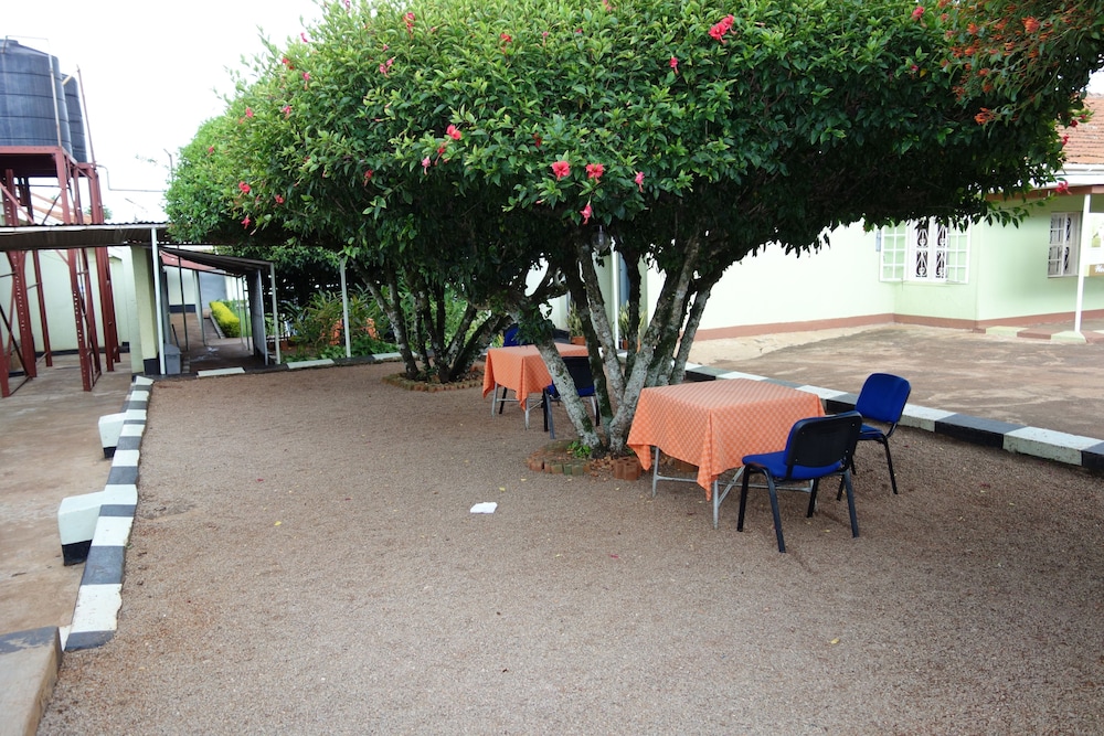 Emirina Travel Hotel