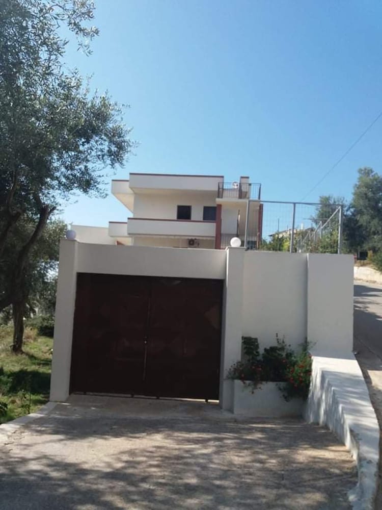 Remarkable 2-bed Apartment in Dhermi