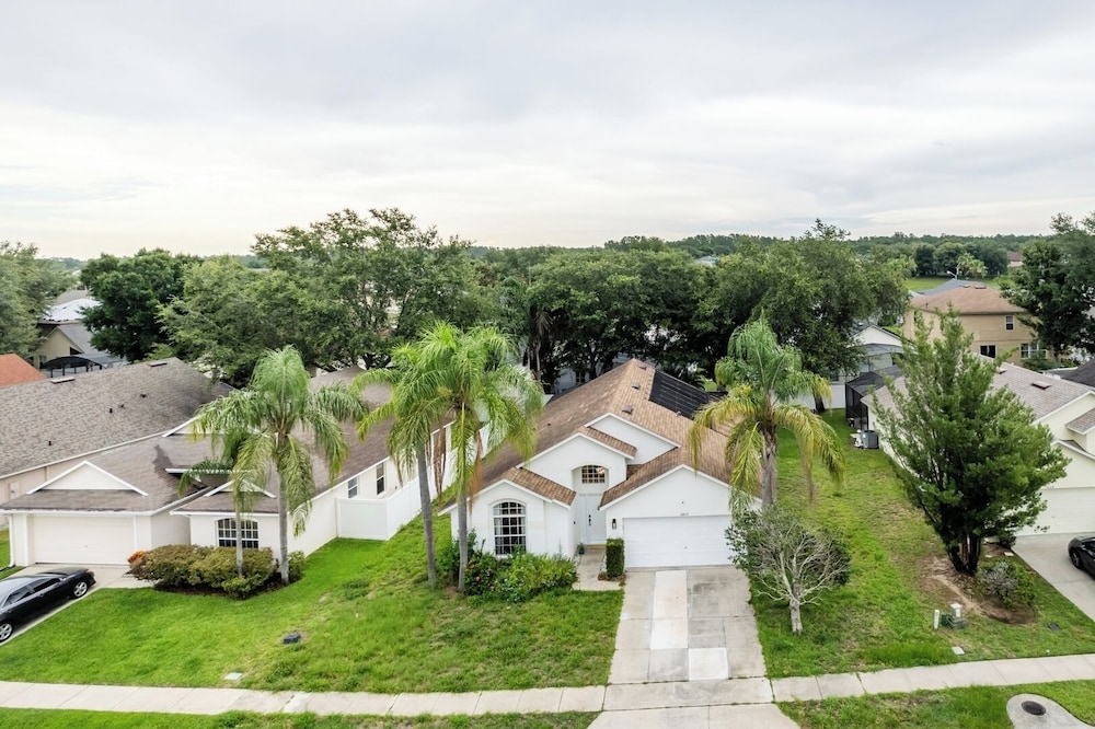 Private King BR + Pool Access Near Disney