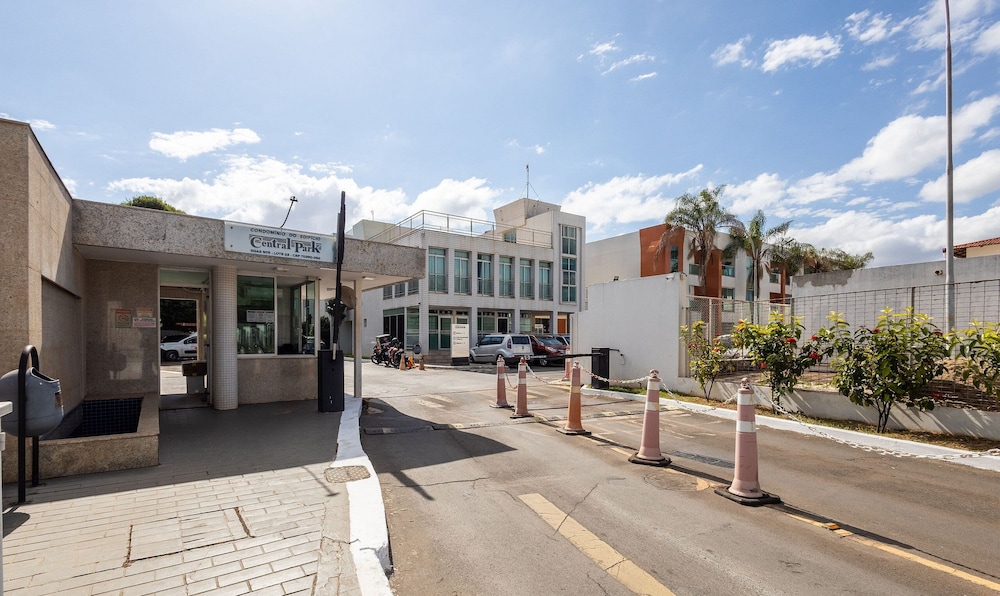 Elegant Accommodations Just Minutes From Brasilia's Main Attractions - ARK