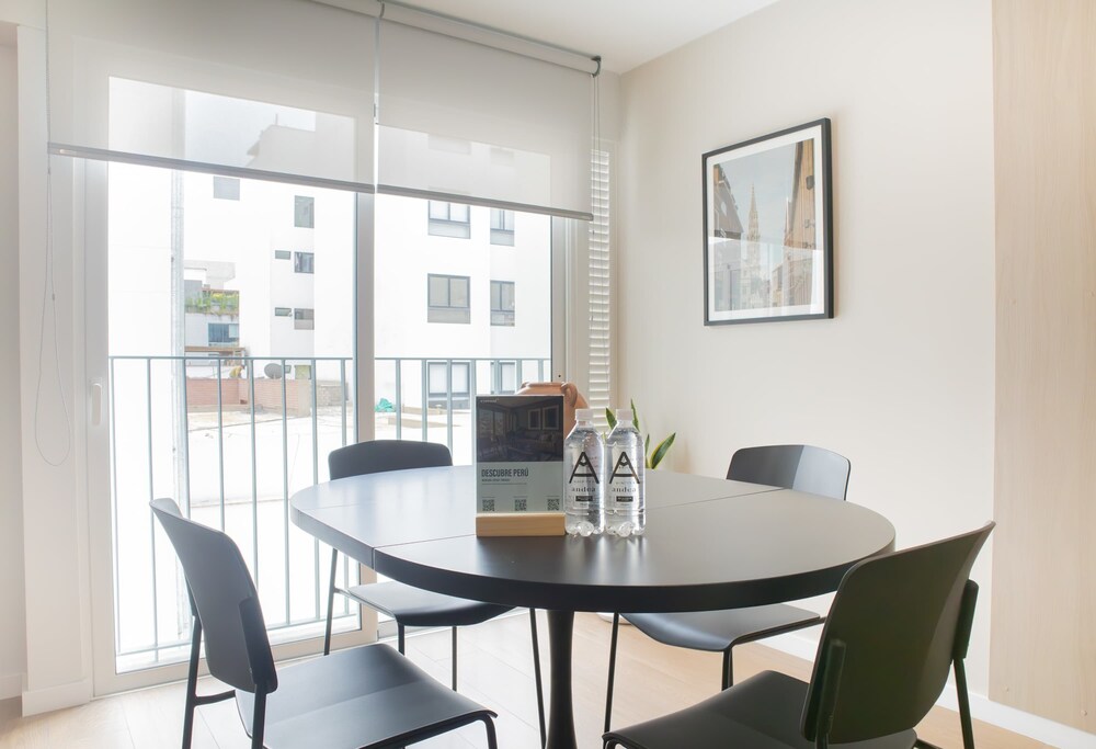 w Comfortable 2BR Stay in Miraflores