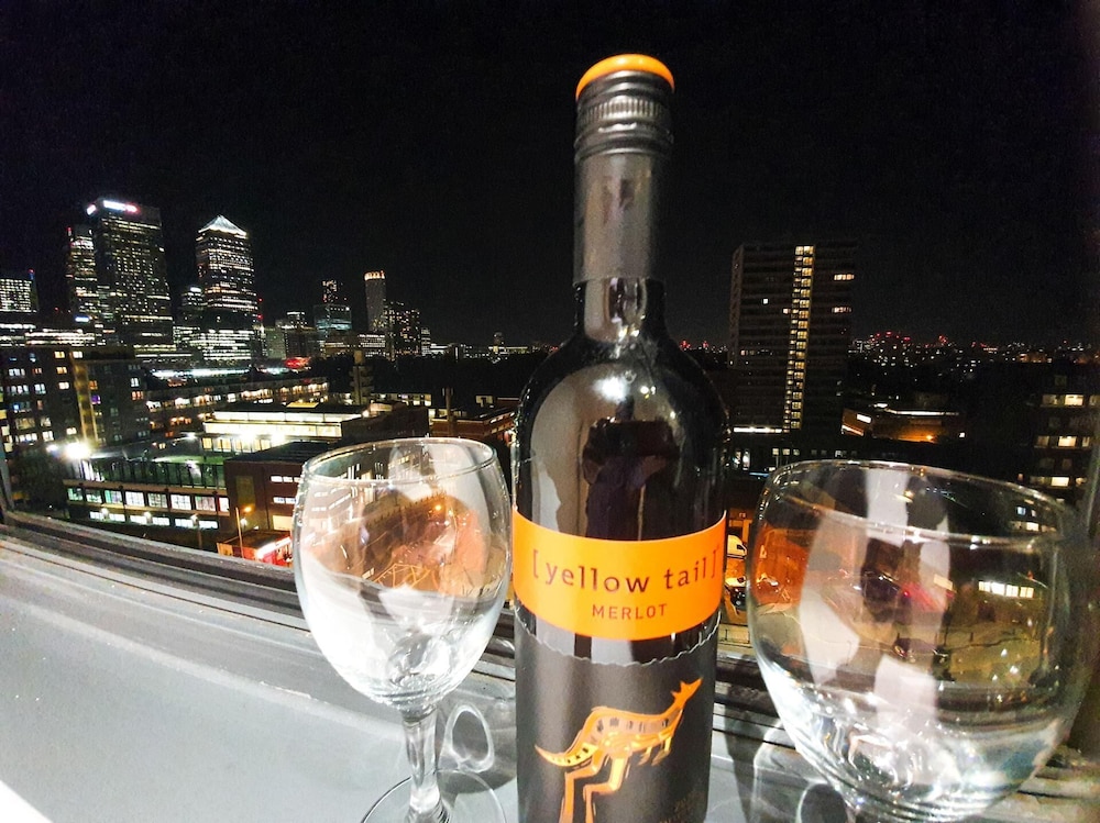Livestay 3 Bed Apt on 8th Floor With Amazing Views