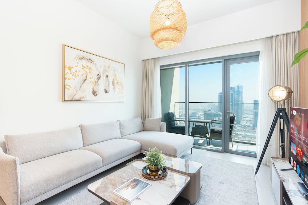 PVH - Elevated 1BR - Burj Royale