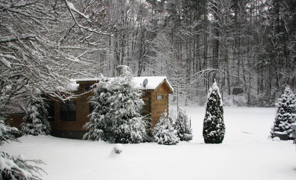 Linville River Log Cabins