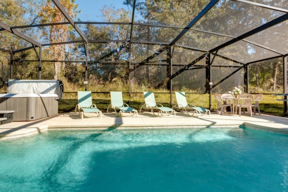 SKC Villa Emerald Island Resort - Image 5