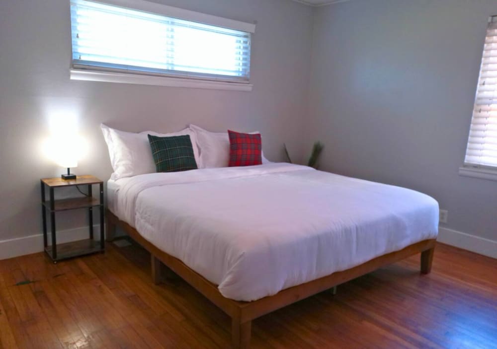 Cozy 3BR Retreat w Office