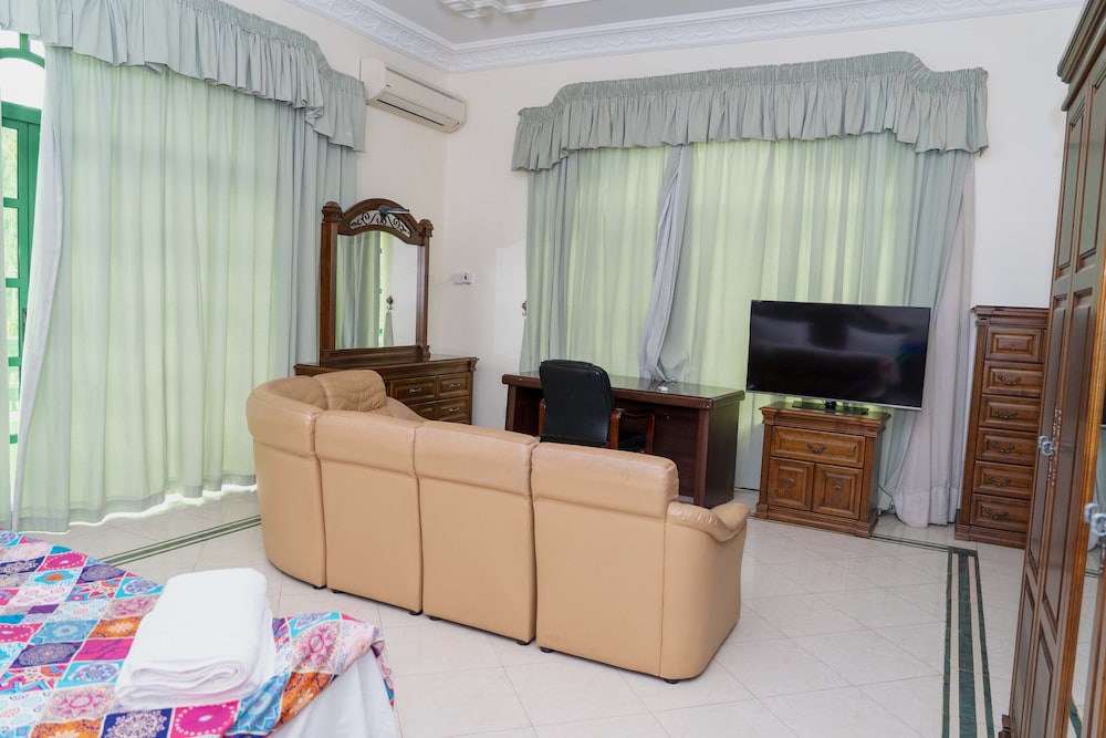 Mini-Mansion Villa Adjacent To The Beach view 5