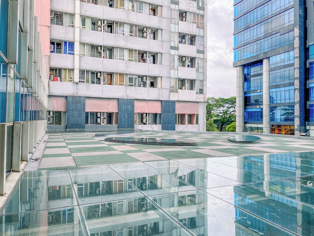 Full Furnished Studio Loft with Sofa Bed Nifarro Park Apartment