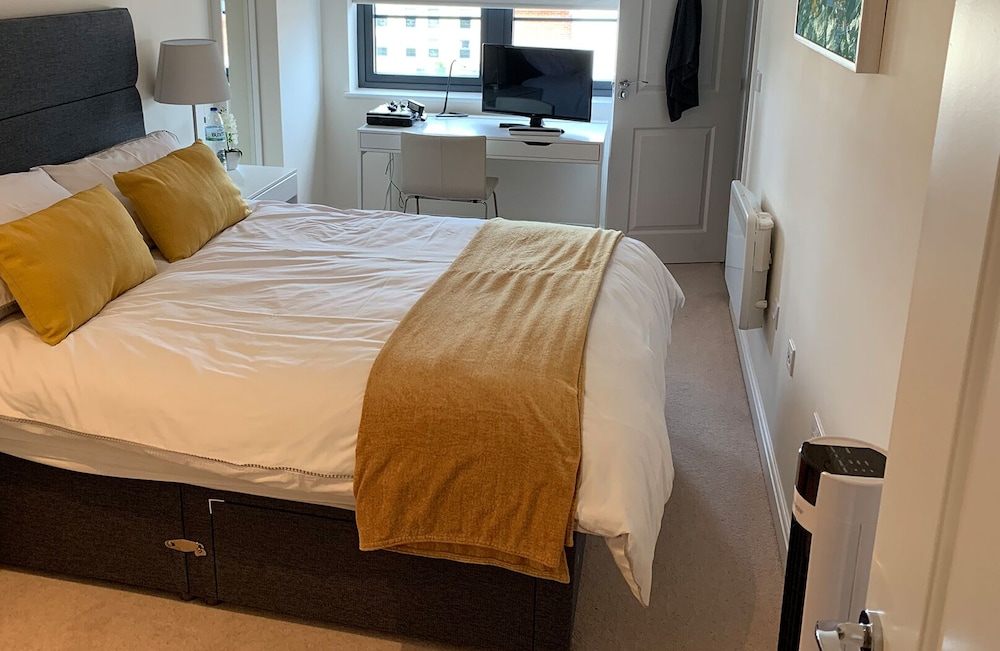 Continental Apartments at Wallis Square with Parking, WiFi & Netflix view 5