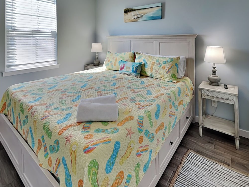 Port A's Flip Flops & Pop Tops by Silver Sands Vacation Rentals