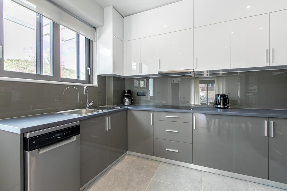 Neaira Apartments