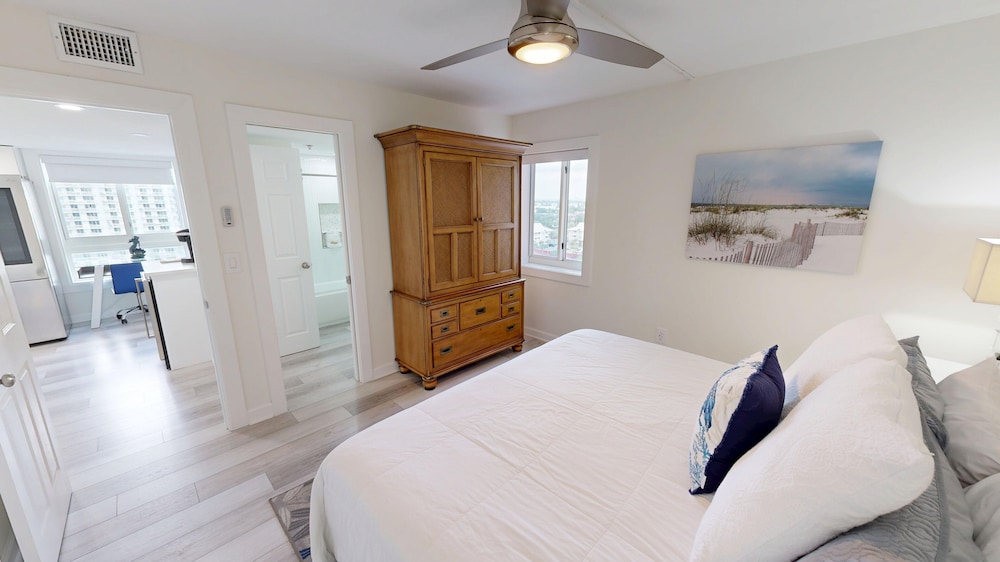 Destin Towers 113 2 Bedroom Condo