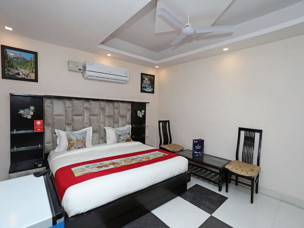OYO 10558 Hotel Qlark