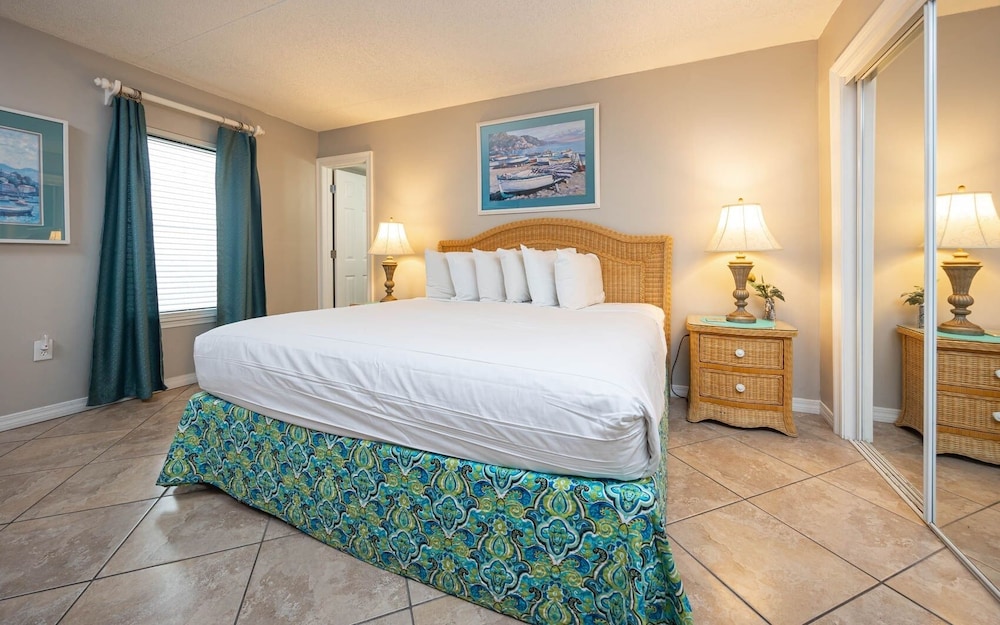 Island Winds East 301 3 Bedroom Condo