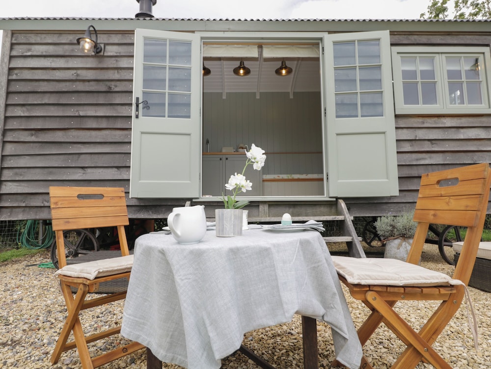 Goose Whistle Hut