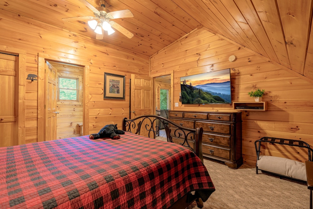 Rosey Bear 2 Bedroom Cabin