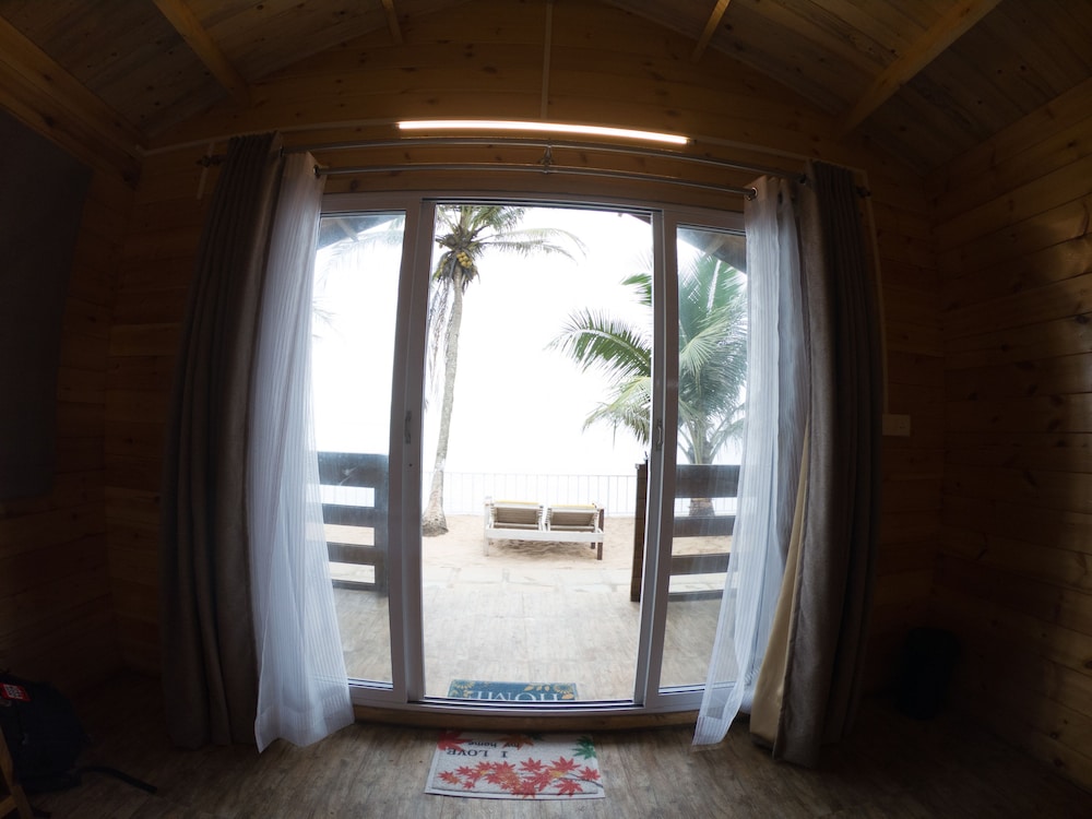 Vista Praia Beachfront Cottages