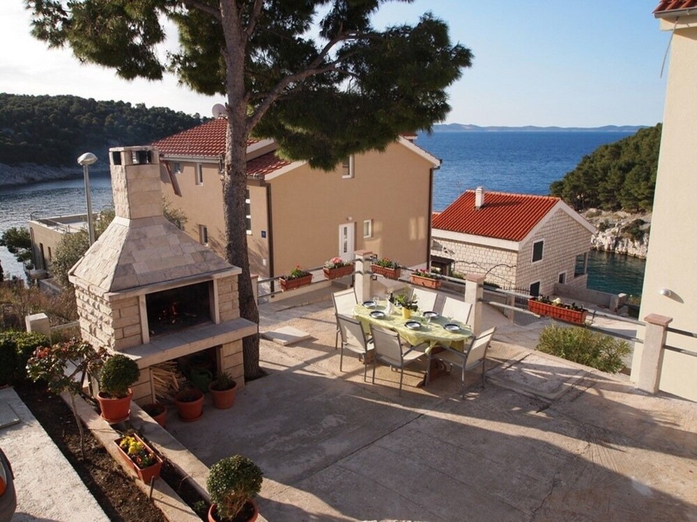 Franco - Secluded Paradise - A3 Franceska