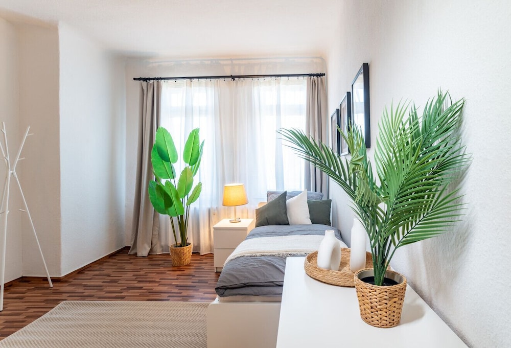 Spacious Apartment In Strausberg - Sleeps 6
