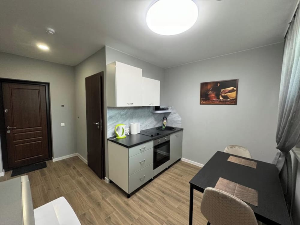 Room-1 Numeris Apartamentai su Balkonu
