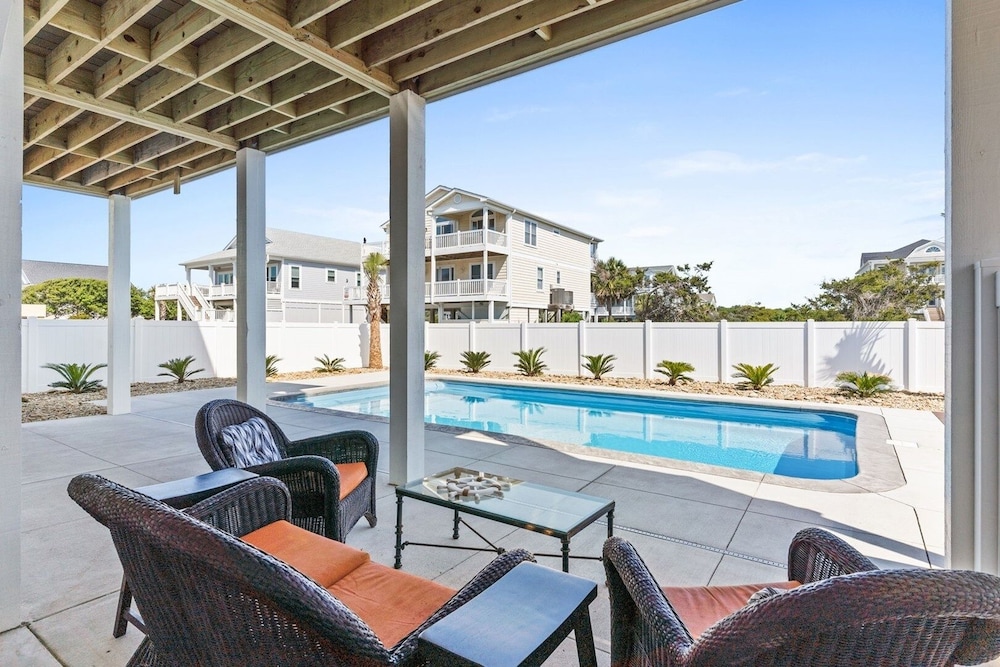 1040 Break / 1040 Ocean Blvd West 4 Bedroom Home by RedAwning