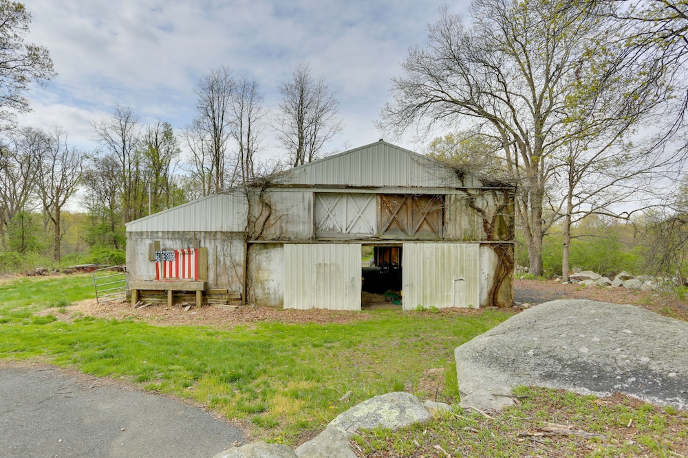 Pet-friendly Grand Pine Bush Retreat on 2 Acres! - Property Image 19