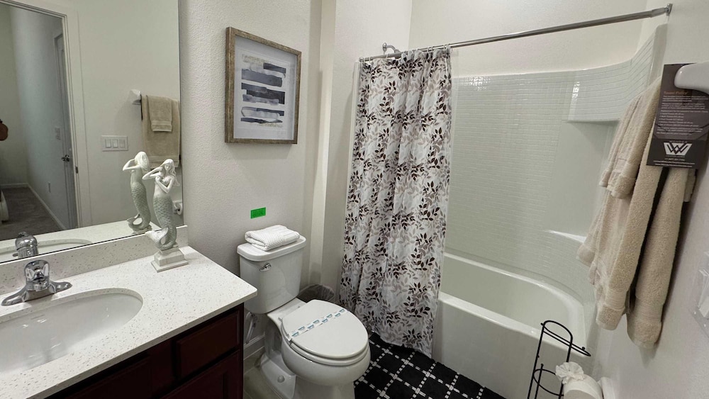 Family Friendly 12bd w Jacuzzi Veranda Palms 4401