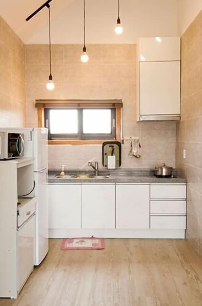 On The Stone Guesthouse 1 - Hostel 42