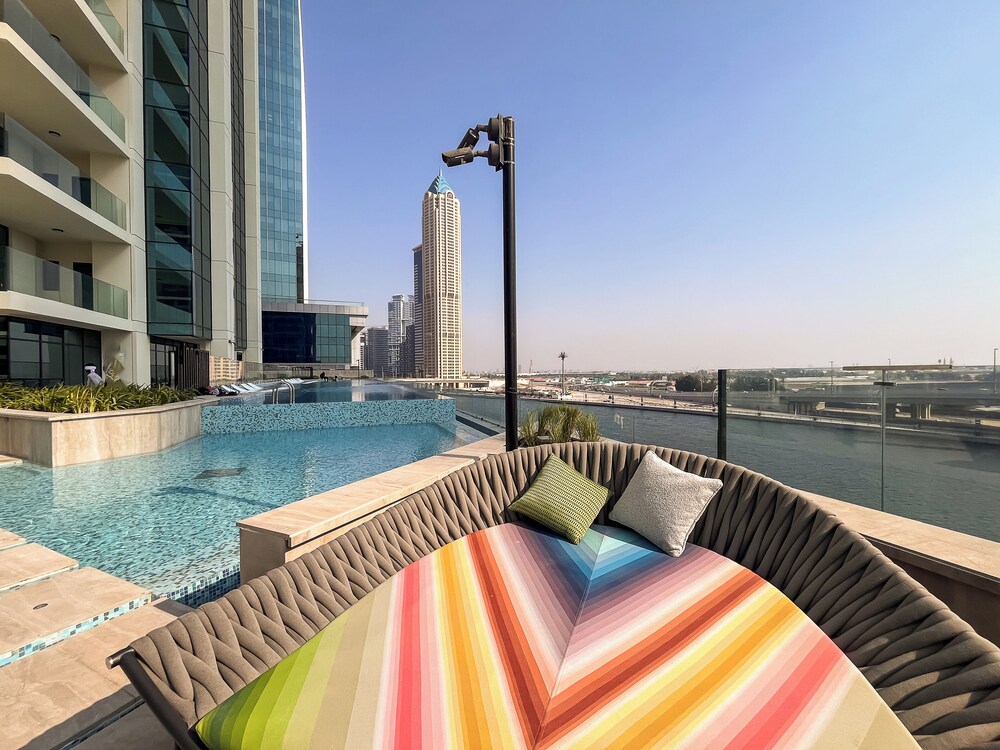 Impressive 2BR Apt with Premium