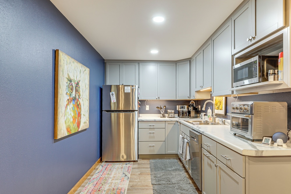 Ski-in/ski-out Condo in Upson - Walk to Lake