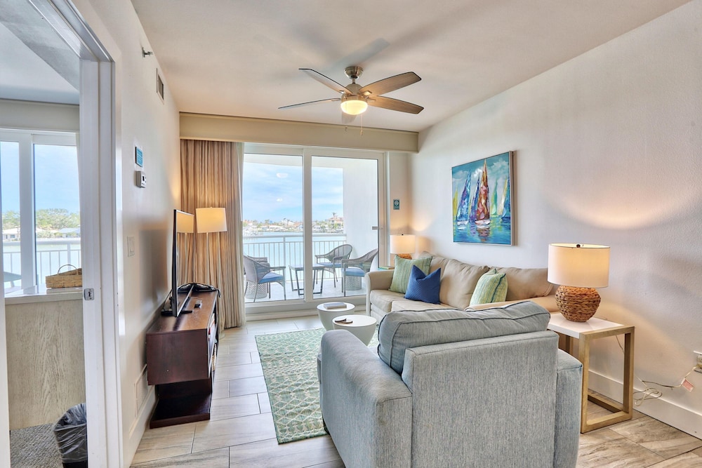 Oceana 204 East