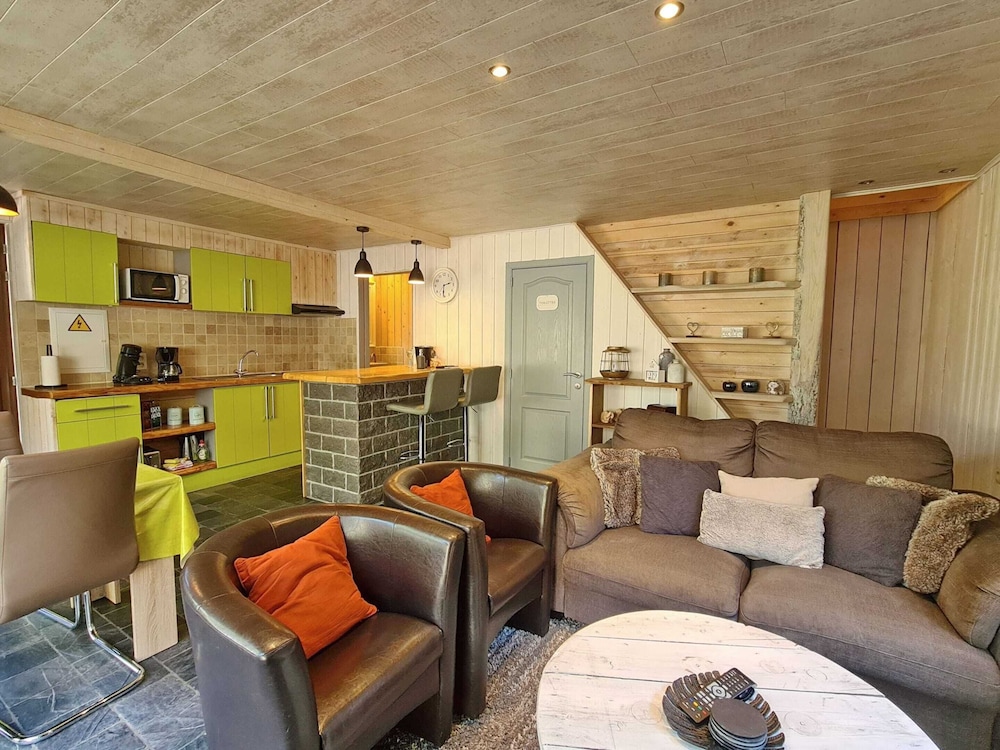 Chalet Near Durbuy With Garden & BBQ