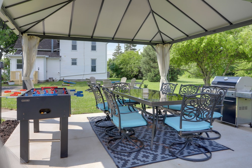 Welcoming Port Clinton Vacation Rental!