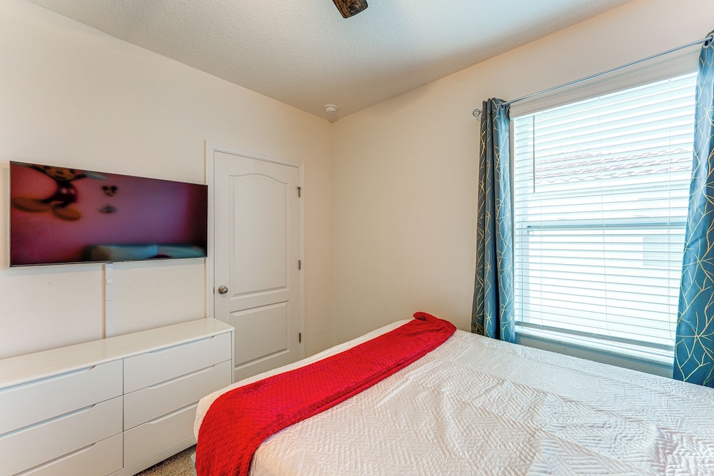 10 Mi to Disney World: Oasis w/ Resort Amenities!