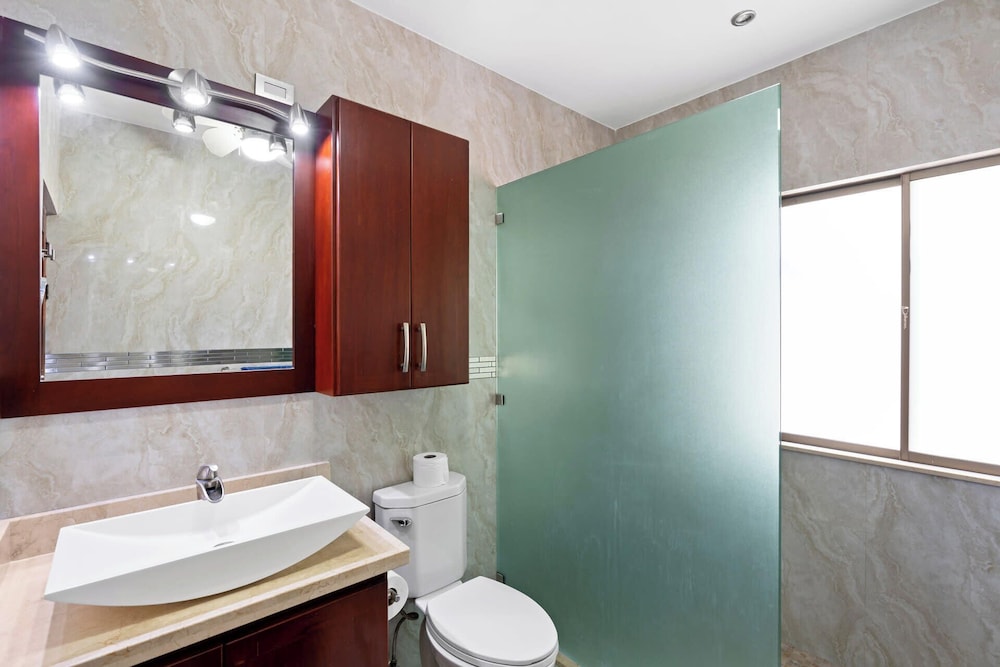 Ground-Floor Condo Near Beach & Marina by SPCR