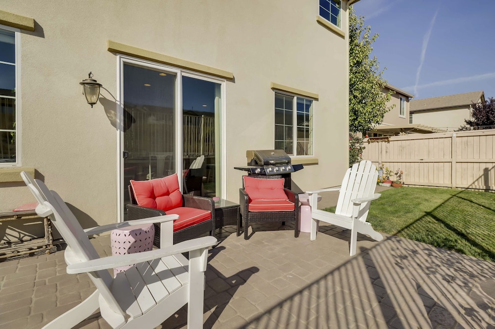 Reno Vacations - Reno Home 7 Mi to Reno-sparks Convention Center! - Property Image 3