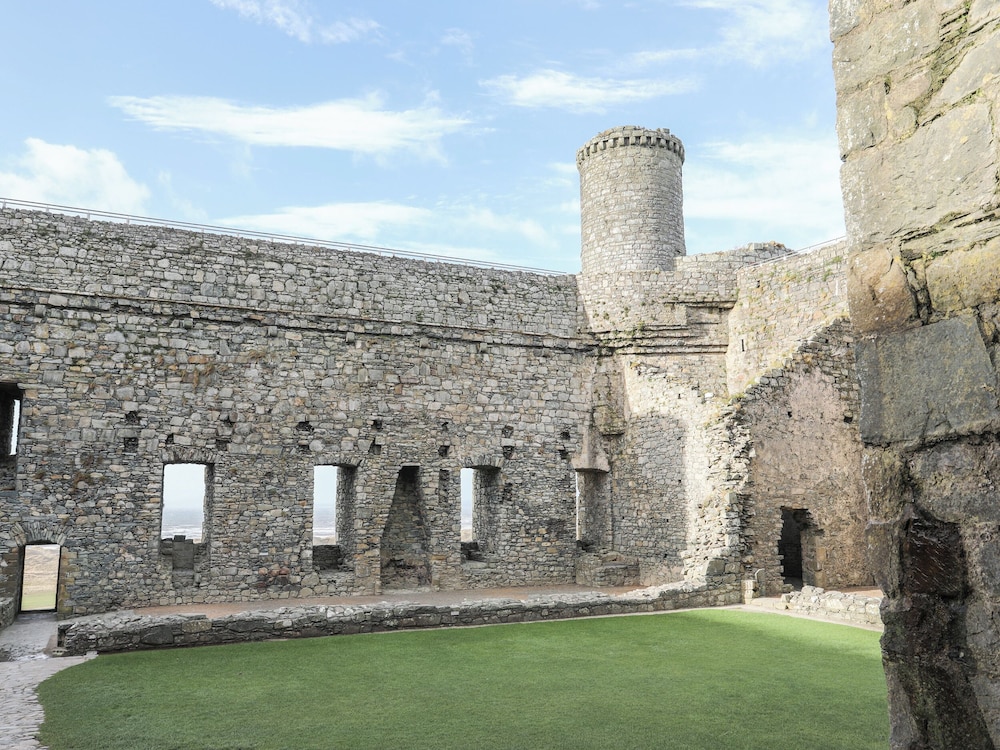 Harlech Apartments - Bendigeidfran
