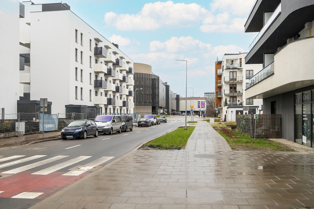 Modern Studio Niemena by Renters