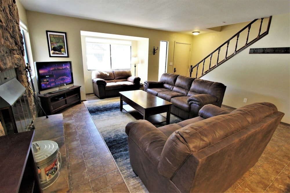 Summit Ski Shack