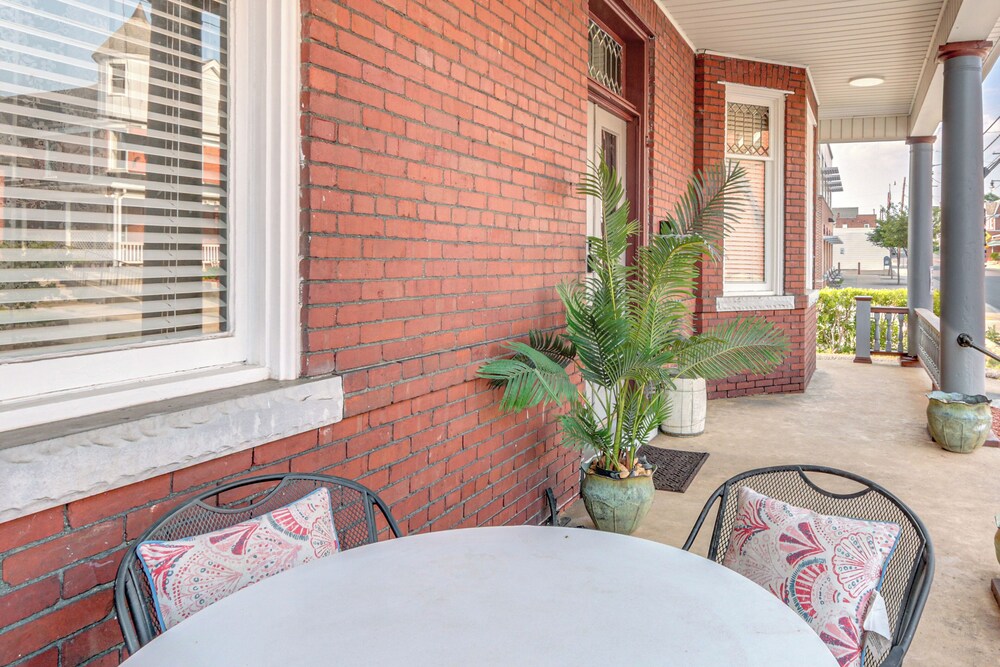 1 Mi to Dtwn Cumberland: Historic Apt w/ Patio!