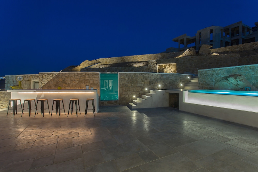 Villa Sapphire 6BR Hot Tub & Pool Ornos