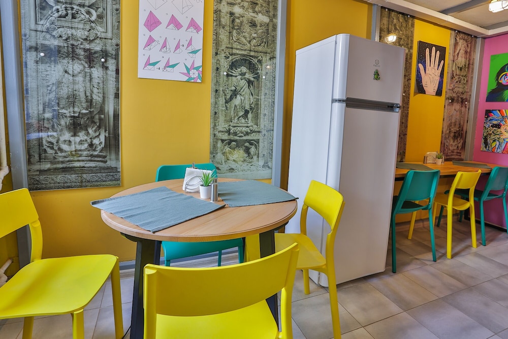 Capsule Hotel de Lux ApraxInn — Hostel