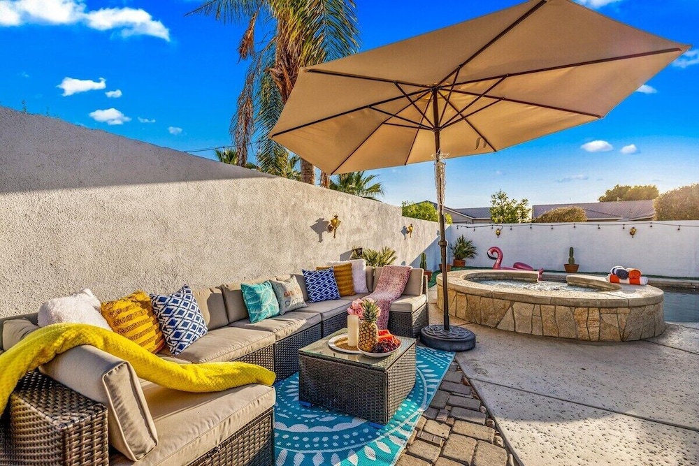 Desert Fun 4BR Retreat with Pool